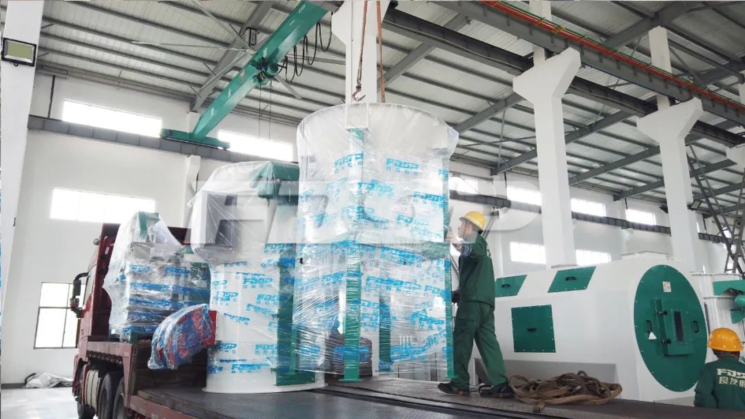連續(xù)發(fā)車！良友股份承建年產6萬噸高檔豬飼料生產線設備啟程奔赴重慶(圖1)